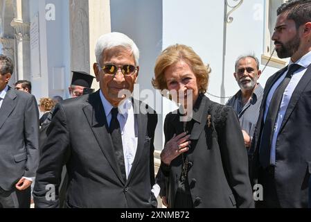 Beerdigung von Prinz Michael von Griechenland der ehemaligen Königin Sofia von Spanien bei der Beerdigung von Prinz Michael von Griechenland auf dem Ersten Friedhof von Athen. Athen Griechenland Copyright: XNicolasxKoutsokostasxNicolasxKoutsokostasx DSC 202408010320 Stockfoto