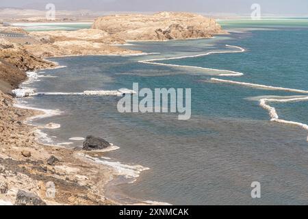 Lake Assal Kratersee in der zentralen Dschibuti mit seinen Salinen, Afar Depression, Dschibuti Stockfoto