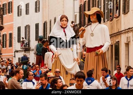 Riesen und große Köpfe, Festes de Gràcia, Mahón, Menorca, Balearen, Spanien Stockfoto