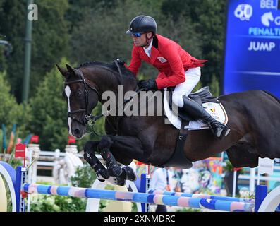 Versailles, Frankreich. August 2024. Jerome Guery aus Belgien tritt während der Qualifikation des Springteams des Pferdes bei den Olympischen Spielen 2024 in Versailles, Frankreich, am 1. August 2024 an. Quelle: Yang Lei/Xinhua/Alamy Live News Stockfoto