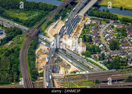 Luftbild, Duisburg-Mitte, Großbaustelle am Autobahnkreuz Kaiserberg und Eisenbahnbrücken, Straßenverkehr Autobahn A3 und Autobahn A40, Fluss Ruhr, Bunker Werthacker historische Sehenswürdigkeiten, Duissern, Duisburg, Ruhrgebiet, Nordrhein-Westfalen, Deutschland ACHTUNGxMINDESTHONORARx60xEURO *** Luftansicht, Duisburg Mitte, Großbaustelle am Autobahnkreuz Kaiserberg und Eisenbahnbrücken, Straßenverkehr A3 und A40, Ruhr, Werthacker Bunker historisches Wahrzeichen, Duissern, Duisburg, Ruhrgebiet, Nordrhein-Westfalen, Deutschland ATTENTIONxMINDESTHONORARx60xEURO Stockfoto