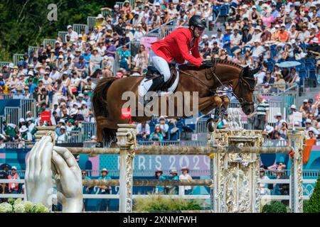 Versailles, Frankreich. August 2024. Philipp WEISHAUPT reitet ZINEDAY, Equestrian, Springteam-Qualifikation während der Olympischen Spiele Paris 2024 am 1. August 2024 im Château de Versailles in Versailles, Frankreich - Foto Christophe Bricot/DPPI Media Credit: DPPI Media/Alamy Live News Stockfoto