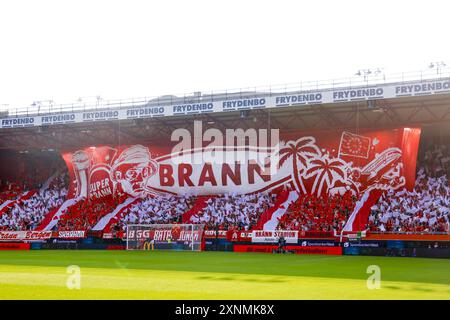 Bergen, Norwegen. August 2024. BERGEN, Brann Stadium, 01-08-2024, Saison 2024/2025, Qualifikation für die UEFA Conference League. Während des Spiels SK Brann - Go Ahead Eagles, Fans von Brann Credit: Pro Shots/Alamy Live News Stockfoto