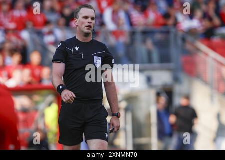 Bergen, Norwegen. August 2024. BERGEN, Brann Stadium, 01-08-2024, Saison 2024/2025, Qualifikation für die UEFA Conference League. Während des Spiels SK Brann - Go Ahead Eagles, Schiedsrichter Edgars Malcevs Credit: Pro Shots/Alamy Live News Stockfoto