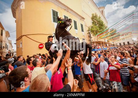 Festival der tanzenden Pferde, Festes de Gràcia, Mahón, Menorca, Balearen, Spanien Stockfoto