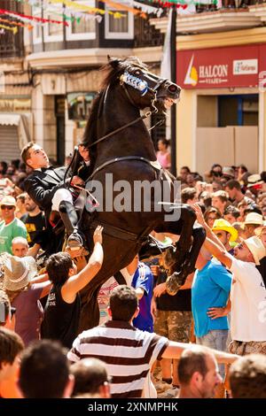 Festival der tanzenden Pferde, Festes de Gràcia, Mahón, Menorca, Balearen, Spanien Stockfoto