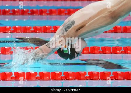 Paris, Frankreich. August 2024. Maxime Grousset aus Frankreich tritt am Donnerstag, den 1. August 2024, in der Arena Le Defense in Paris im 50-m-Halbfinale der Männer bei den Olympischen Spielen 2024 in Paris an. Foto: Richard Ellis/UPI Credit: UPI/Alamy Live News Stockfoto
