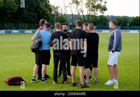 Der Trainer von Legia Warszawa, Gonzalo Feio, hielt sein Interview mit den polnischen Medien nach der UEFA Conference League, der zweiten Qualifikationsrunde und dem zweiten Legspiel im Bangor City Stadium, Wales. Bilddatum: Donnerstag, 1. August 2024. Stockfoto