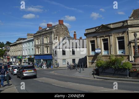 Blick auf den Marktplatz im Stadtzentrum von Frome. Somerset, England, Vereinigtes Königreich. Juni 2024. Stockfoto