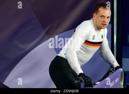 Montigny Le Bretonneux, Frankreich. August 2024. Olympia, Paris 2024, Radfahren, BMX, Vorbereitungen, Viertelfinale, Männer, Philip Schaub aus Deutschland nach seinem Lauf. Quelle: Jan Woitas/dpa/Alamy Live News Stockfoto