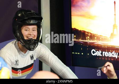 Montigny Le Bretonneux, Frankreich. August 2024. Olympia, Paris 2024, Radfahren, BMX, Vorbereitungen, Viertelfinale, Frauen, Alina Beck aus Deutschland nach ihrem Lauf. Quelle: Jan Woitas/dpa/Alamy Live News Stockfoto