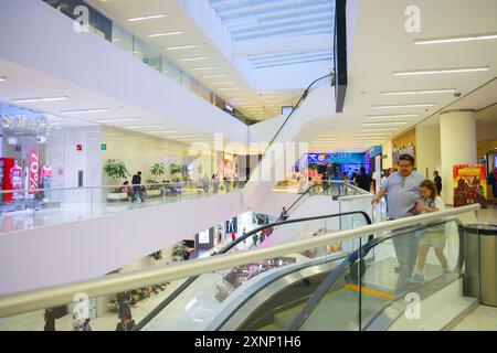 Einkaufszentrum Plaza Carso in Polanco, Mexiko-Stadt. Immobilienkomplex, Unternehmen, Torre Falcón, Torre Zürich, Einkaufszentrum (Foto: Luis Gutierrez/ Norte Photo) Centro Comercial Plaza Carso en Polanco en la Ciudad de Mexico. complejo inmobiliario, corporativos, Torre Falcón, Torre Zürich, Einkaufszentrum (Foto: Luis Gutierrez/Norte Photo), Geschäftszentrum, Centro de negocios Stockfoto