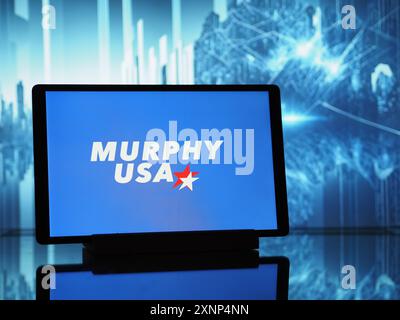 In dieser Fotoabbildung wird das Murphy USA-Logo auf einem Tablet angezeigt. Stockfoto