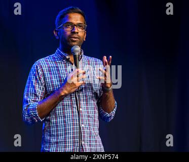 Edinburgh, Schottland, Großbritannien, 1. August 2024, Edinburgh Festival Fringe: Gilded Balloon startet seine Shows für die Fringe 2024. Im Bild: Indischer Komiker Joshua Bethania. Quelle: Sally Anderson/Alamy Live News Stockfoto