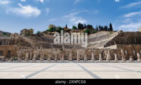 Mittags ein Blick auf das römische Theater in Amman, Jordanien Stockfoto