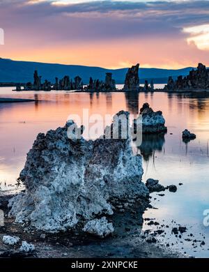 Sonnenaufgang in South Tufa, Mono Lake California Stockfoto