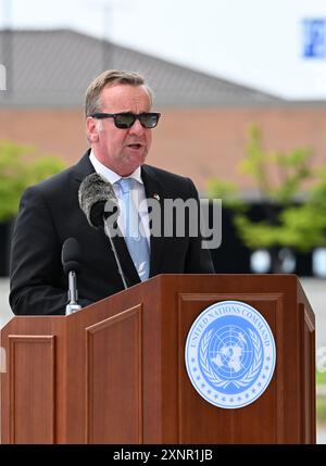 Pyeongtaek, Südkorea. August 2024. Verteidigungsminister Boris Pistorius (SPD) spricht im US-Basislager Humphreys während der Beitrittszeremonie seines Landes zum UN-Kommando (UNC). Der deutsche SPD-Politiker besucht politische Partner im geostrategisch wichtigen Indopazifik-Raum. Quelle: Soeren Stache/dpa/Alamy Live News Stockfoto