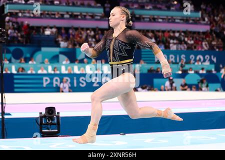 Paris, Frankreich, 1. August 2024. Elsabeth Black von Kanada trat während der Olympischen Spiele 2024 WomenÕs in Paris auf dem Tresor auf und spielte am 1. August 2024 in Paris, Frankreich, das All-Round-Finale in der Bercy Arena. Quelle: Pete Dovgan/Speed Media/Alamy Live News Stockfoto