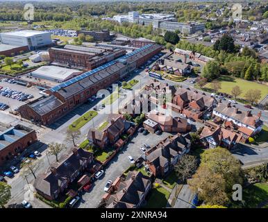 Luftaufnahme der Unilever Fabrik und Häuser im englischen Dorf Port Sunlight, Wirral, Merseyside, England Stockfoto