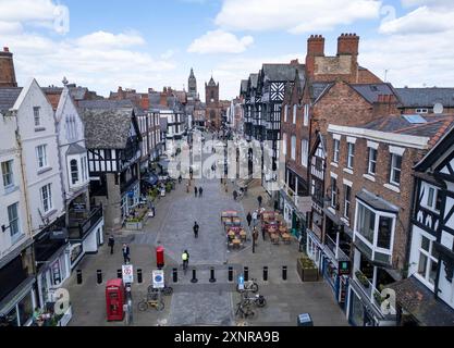 Blick aus der Vogelperspektive auf die Bridge Street in City of Chester, Cheshire, England Stockfoto