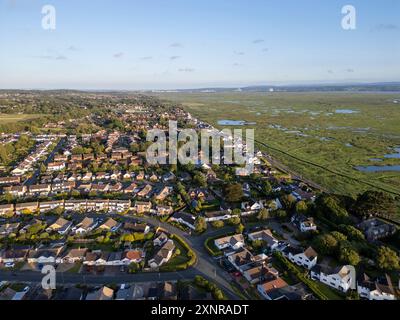 Aus der Vogelperspektive des englischen Dorfes Parkgate an der Dee-Mündung, Wirral, Cheshire, England Stockfoto