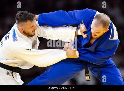 PARIS: Judoka Jelle Snippe im Kampf gegen Lukas Krpalek aus Tschechien bei den Olympischen Spielen. ANP KOEN VAN WEEL Stockfoto