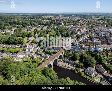 Luftaufnahme des Eisenbahnviadukts, Knaresborough, North Yorkshire, England. Stockfoto