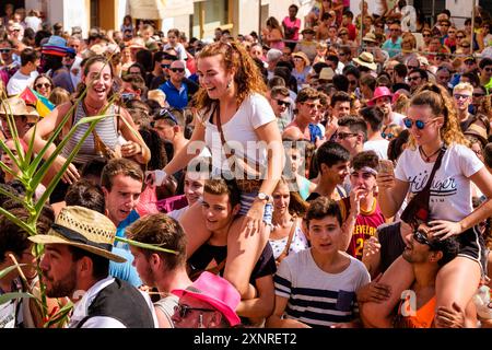 Parodie auf das menorquinische Pferdefest mit Eseln, 'Jaleo d'ASEs', Sant Bartomeu Festival, Ferreries, Menorca, Balearen, Spanien Stockfoto