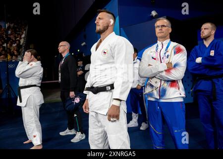 Paris, Frankreich. August 2024. Der tschechische Judoka Lukas Krpalek (Mitte) und Trainer Petr Lacina (2. Rechts) während des 100 kg-Judo der Männer bei den Olympischen Spielen in Paris, Frankreich, 2. August 2024. Quelle: Ondrej Deml/CTK Photo/Alamy Live News Stockfoto