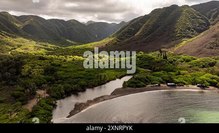 Aeriel-Blick auf das Halawa-Tal auf Molokai Stockfoto