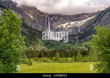 Cirque de Gavarnie der Talkessel Cirque de Gavarnie, UNESCO Welterbe im Nationalpark Pyrenäen bei Gavarnie-Gedre, Frankreich, Europa Cirque de Gav Stockfoto