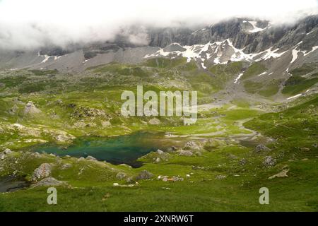 Lacs des Aires der See Lacs des Aires im Talkessel Cirque de Troumouse im Nationalpark Pyrenäen bei Gavarnie-Gedre, Frankreich, Europa Lacs des A Stockfoto