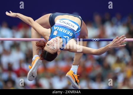 Paris, Frankreich. August 2024. Angelina Topic of Serbien tritt während der Hochsprung-Qualifikation der Frauen in Leichtathletik bei den Olympischen Spielen 2024 in Paris, Frankreich, am 2. August 2024 an. Quelle: Li Ming/Xinhua/Alamy Live News Stockfoto