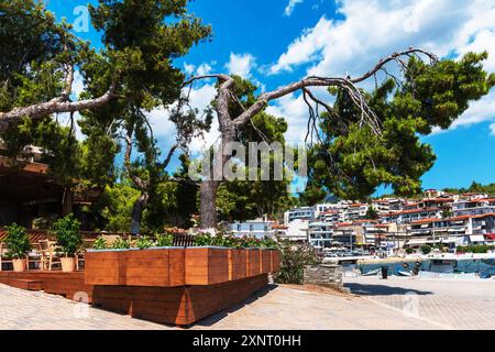 Griechische Taverna in Neos Marmaras, Griechenland. Stockfoto