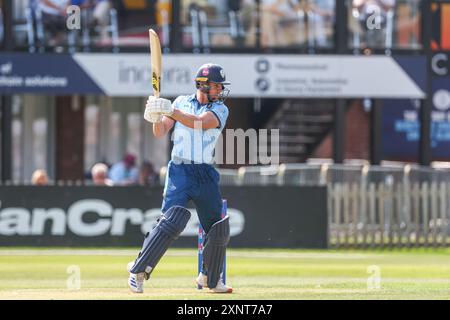 Derby, Großbritannien. August 2024. Luis Reece aus Derbyshire im Einsatz beim Metrobank One Day Cup Spiel zwischen Derbyshire CCC und Worcestershire CCC am 2. August 2024 im County Ground in Derby, England. Foto von Stuart Leggett. Nur redaktionelle Verwendung, Lizenz für kommerzielle Nutzung erforderlich. Keine Verwendung bei Wetten, Spielen oder Publikationen eines einzelnen Clubs/einer Liga/eines Spielers. Quelle: UK Sports Pics Ltd/Alamy Live News Stockfoto