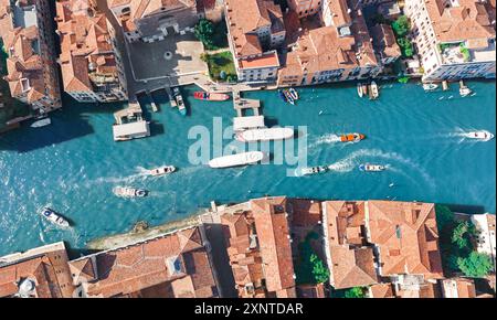 Venedig City Grand Canal und Häuser aus der Vogelperspektive mit Blick auf die Drohne, die Stadt Venedig und die Lagune von Venedig von oben, Italien Stockfoto