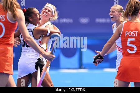 Paris, Frankreich. August 2024. Die belgische Ambre Ballenghien feiert, nachdem sie bei einem Eishockeyspiel zwischen der belgischen Nationalmannschaft den Roten Panthers und den Niederlanden, Spiel 4 im Damenpool A bei den Olympischen Spielen 2024 in Paris, den 2. August 2024, einen Treffer erzielt hat. Die Spiele der XXXIII. Olympiade finden vom 26. Juli bis 11. August in Paris statt. Die belgische Delegation zählt 165 Athleten, die in 21 Sportarten antreten. BELGA FOTO LAURIE DIEFFEMBACQ Credit: Belga News Agency/Alamy Live News Stockfoto