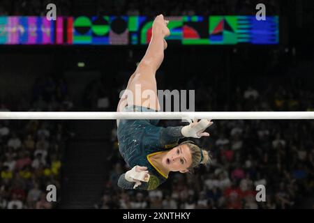 Paris, Ile de France, Frankreich. August 2024. 1. August 2024: Die australische Turnerin RUBY ÜBERTRITT die unebenen Bars während der Women's All-Around Artistic Gymnastics bei den Olympischen Spielen 2024 in Paris. (Kreditbild: © Mark Edward Harris/ZUMA Press Wire) NUR REDAKTIONELLE VERWENDUNG! Nicht für kommerzielle ZWECKE! Quelle: ZUMA Press, Inc./Alamy Live News Stockfoto