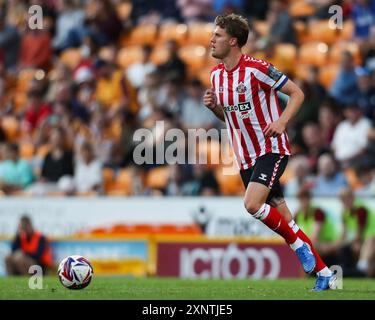 Bradford, Großbritannien, 30. Juli 2024. Sunderland's Leo Hjelde, während Bradford City vs Sunderland Pre-Season Friendly, Valley Parade, Bradford, Großbritannien Stockfoto