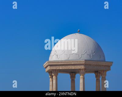 Ein Foto der Küste und der Küste in Aktau Kasachstan, am Kaspischen Meer. Eine neue Küstensiedlung in Aktau Mangistau, die immer beliebter wird Stockfoto