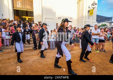 Käfermesse, Ritter in religiösen Feierlichkeiten, Pfarrkirche Sant Lluís, Menorca, Balearen, Spanien Stockfoto