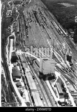 Der Rangierbahnhof Seddin ist ein wichtiger Güterumschlagplatz. Güterverkehr. Bahnhof. Eisenbahnverkehr. Güterzug. Trainieren. Eisenbahn. Turnaround. Luftaufnahme. MAZ/Margit Hahn 10.07.1991 [automatisierte Übersetzung] Stockfoto