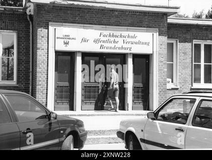 Fachhochschule für öffentliche Verwaltung Brandenburg in Bernau.before.Bundesschule des Allgemeinen Deutschen Gewerkschaftsbundes (Bauhaus-Ensemble).Studenten.Studium.FH. Architectural Monument.Photo:MAZ/Archive, 1218.07.1987 [automatisierte Übersetzung] Stockfoto