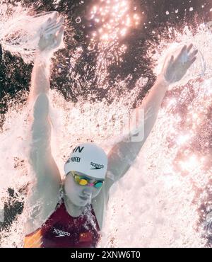 Paris, Frankreich. August 2024. Zhang Yufei aus China tritt an den gemischten 4x100 m Medley Staffeln des Schwimmens bei den Olympischen Spielen 2024 in Paris, Frankreich, am 2. August 2024 an. Quelle: Xia Yifang/Xinhua/Alamy Live News Stockfoto