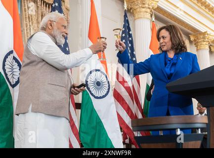KAMALA HARRIS als 49. Vizepräsidentin der Vereinigten Staaten mit dem indischen Premierminister Narendra Modi am 23. Juni 2023 in Washington Stockfoto