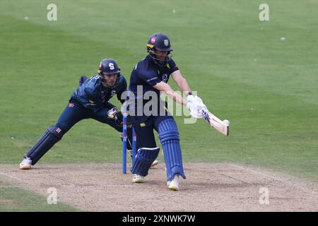 Durham's Colin Ackermann trat am Freitag, den 2. August 2024, im Seat Unique Riverside, Chester le Street, beim One Day Cup Spiel zwischen Durham County Cricket Club und Northamptonshire County Cricket Club an. (Foto: Mark Fletcher | MI News) Credit: MI News & Sport /Alamy Live News Stockfoto