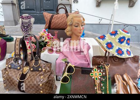 Straßenmarktstand Lucca Tuscany Italien Stockfoto