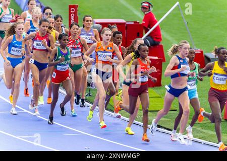 Paris, Frankreich. August 2024. PARIS, FRANKREICH - 2. AUGUST: Maureen Koster aus den Niederlanden trat 5000 am 7. Tag der Leichtathletik-Olympischen Spiele 2024 in Paris am 2. August 2024 in der Stade de France an. (Foto: Joris Verwijst/BSR Agency) Credit: BSR Agency/Alamy Live News Stockfoto