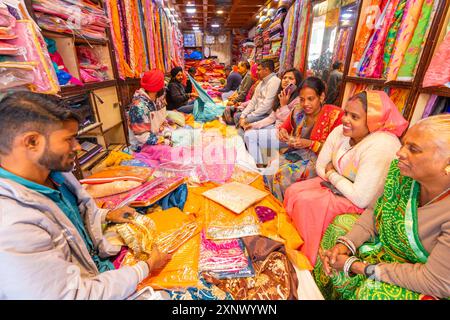 Seidenmarkt, Jaipur, Rajasthan, Indien, Südasien, Asien Stockfoto