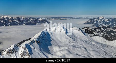 Blick vom Nordwandsteig am Nebelhorn, 2224m, zum Entschenkopf, 2043m, Oberstdorf, Schwaben, Bayerische Alpen, Bayern, Deutschland Stockfoto